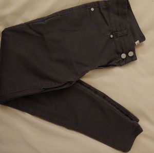 Gray skinnny pants